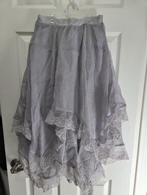 axes femme Layered Lace Handkerchief Skirt